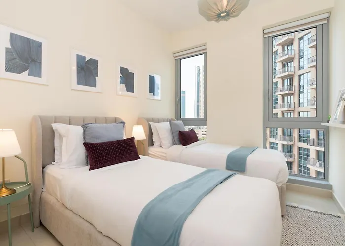 Burj Khalifa Views / 5 Min Walk From Dubai Mall / Dubai Opera / Upgraded / Designer Choice / 8 People / The Best Location