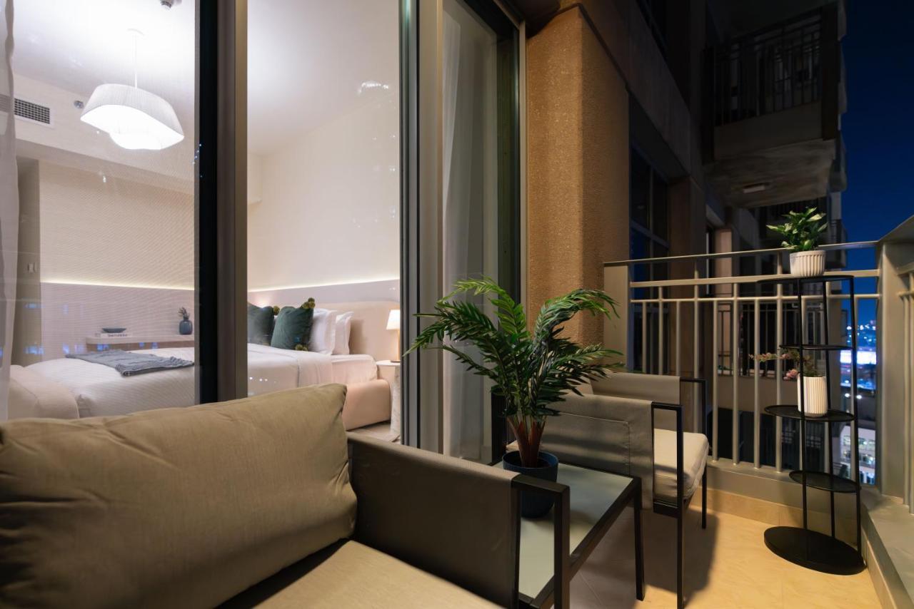 Апартаменты Burj Khalifa Views / 5 Min Walk From Mall / Opera / Upgraded / Designer Choice / 8 People / The Location