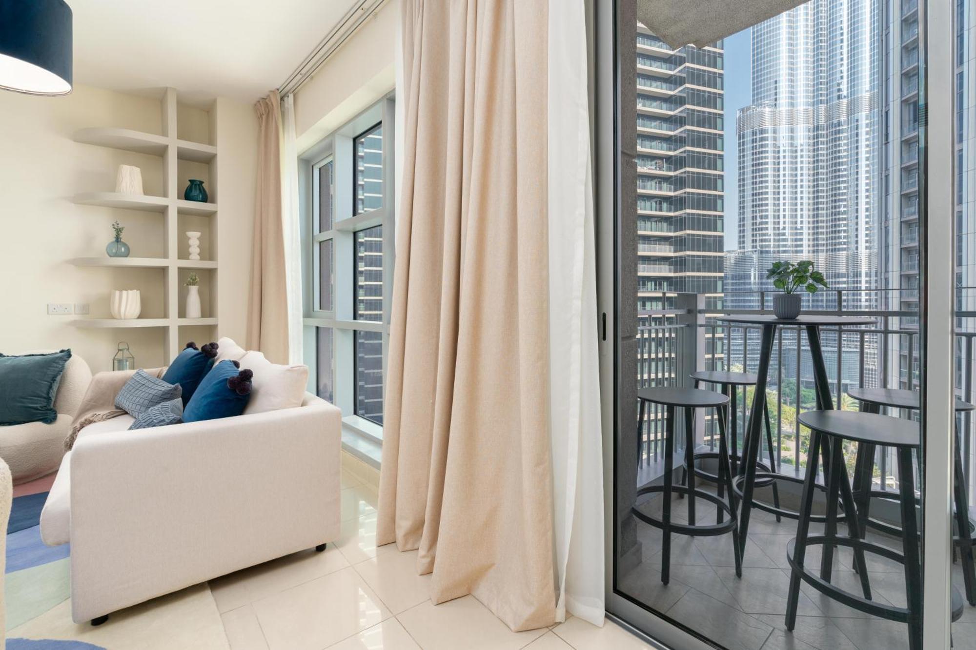Апартаменты Burj Khalifa Views / 5 Min Walk From Mall / Opera / Upgraded / Designer Choice / 8 People / The Location *