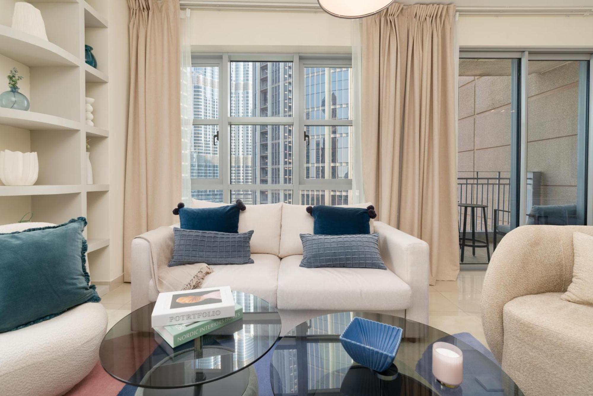 Апартаменты Burj Khalifa Views / 5 Min Walk From Mall / Opera / Upgraded / Designer Choice / 8 People / The Location